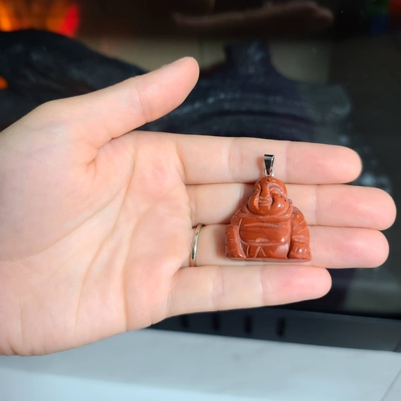 Red Jasper Buddha carving pendant 🤩 - Picture 2 of 2